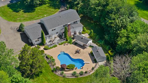 40 Hawley Rd, Danbury, CT, 06811-3953 | Card Image