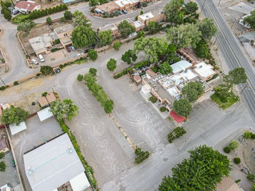8032 4th St Nw, Los Ranchos, NM, 87114-1011 | Card Image