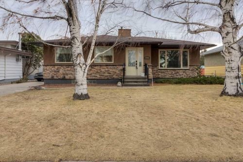 2318 10 Ave S, Lethbridge, AB, T1K0C2 | Card Image