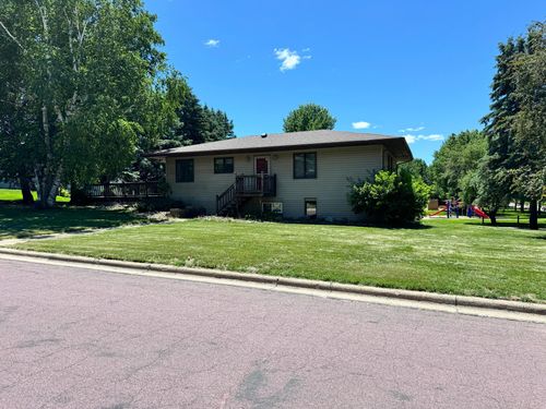 1525 Sayles Dr, Jackson, MN, 56143-1001 | Card Image