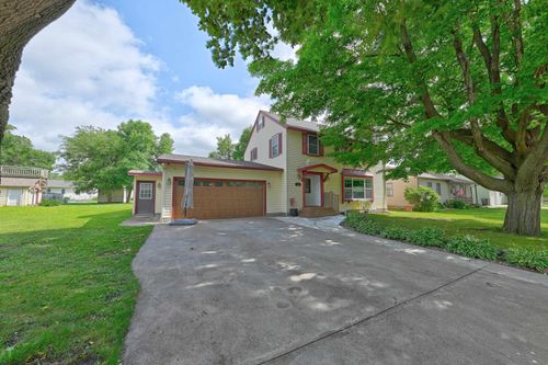 1539 Maplecrest Dr, Estherville, IA, 51334-1131 | Card Image
