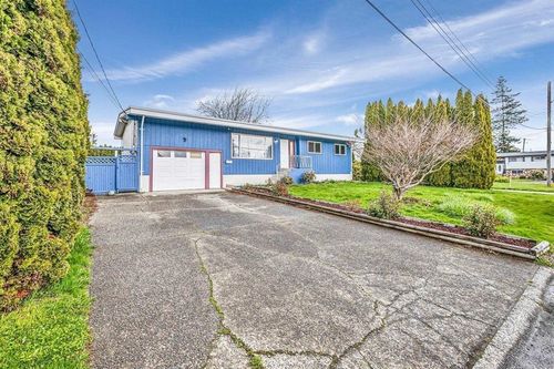 8429 Hilton Dr, Chilliwack, BC, V2P4Y2 | Card Image