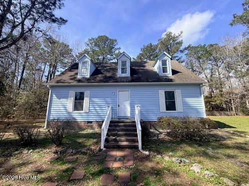 309 Country Club Ln, Newport, NC, 28570-8735 | Card Image