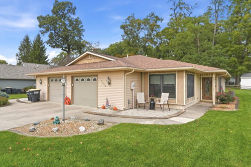 b-705 B Arcadia Ct, Kendallville, IN, 46755-1265 | Card Image