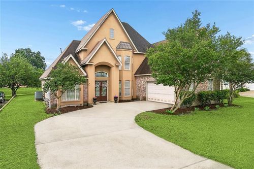 105 Natchez Trace Drive, Harvey, LA, 70058 | Card Image