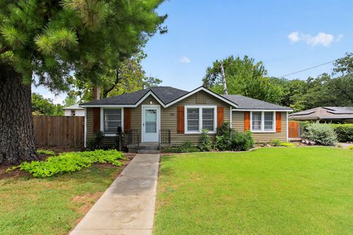 2811 Springdale Rd, Fort Worth, TX, 76111-2829 | Card Image