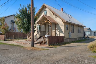 107 N Peoh Avenue, House other with 2 bedrooms, 1 bathrooms and null parking in Cle Elum WA | Image 3