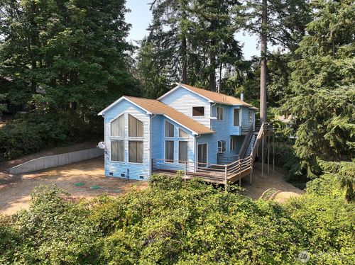 8057 Island Ct, Clinton, WA, 98236-9221 | Card Image