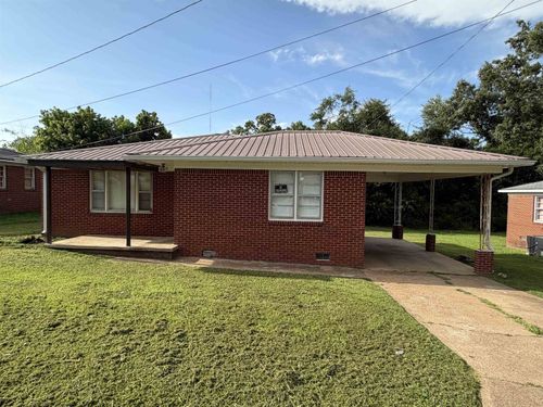 200 Jw Davis Dr, Savannah, TN, 38372-1751 | Card Image