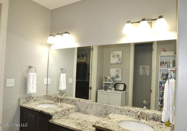 Primary Bathroom | Image 25