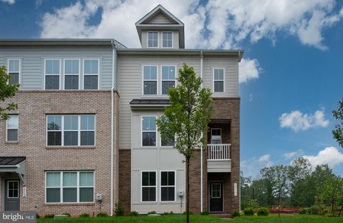 10170 Queens Way, MANASSAS, VA, 20110-2831 | Card Image