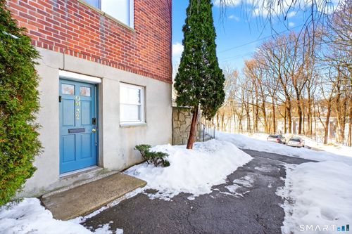 6-32-51 Park Ave, Danbury, CT, 06810-7624 | Card Image