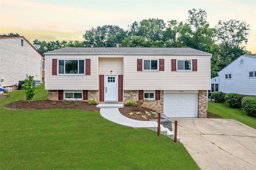 1607 Leona Ave, South Park, PA, 15129-9732 | Card Image