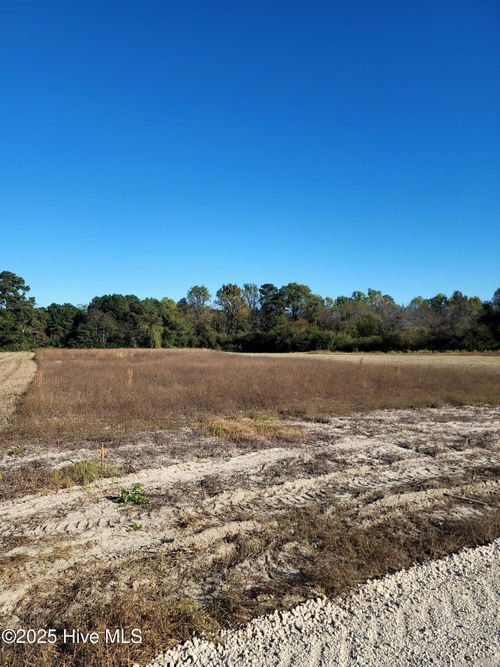 3 Tart Town Rd, Dunn, NC, 28334-8001 | Card Image