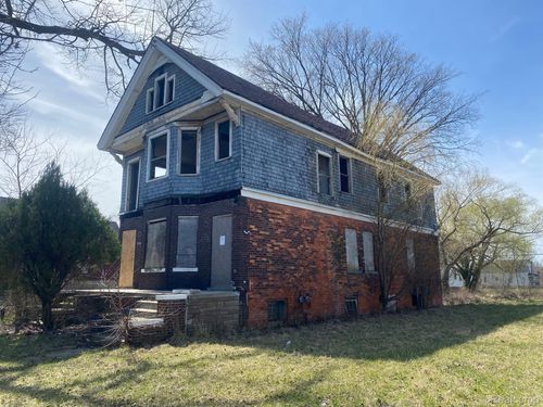 3499 Cadillac Blvd, Detroit, MI, 48214-2113 | Card Image