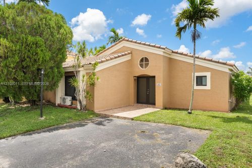 561 Sw 88th Pl W, Miami, FL, 33174 | Card Image