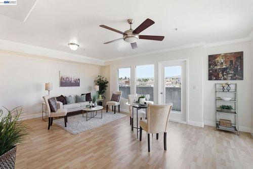 403-1515 14th Ave, Oakland, CA, 94606-4427 | Card Image