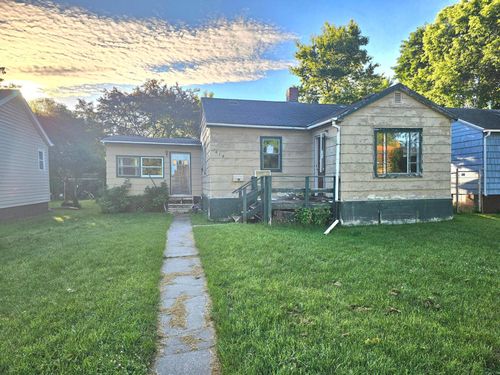 414 Crocker Ave S, Thief River Falls, MN, 56701-3207 | Card Image