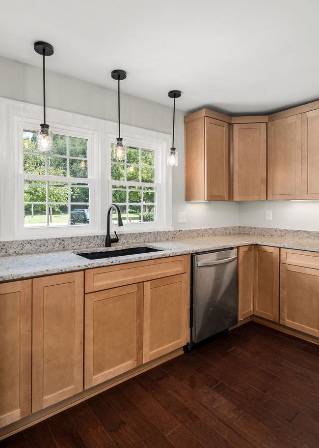 411 E Main St, House other with 6 bedrooms, 3 bathrooms and null parking in Red Boiling Springs TN | Image 19
