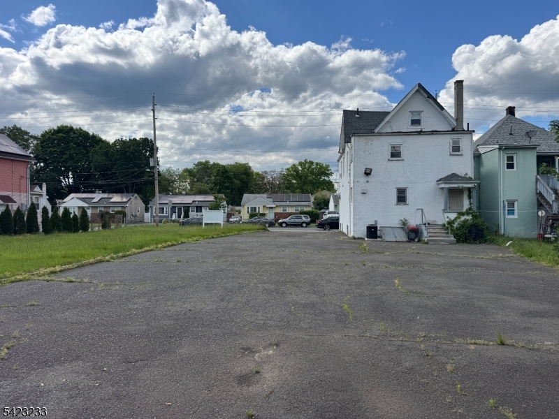 Commercial Sale in Plainfield City 2