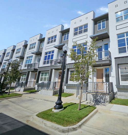 apt-406-13325 Bee St, Farmers Branch, TX, 75234-6129 | Card Image