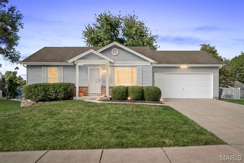 11 Mallard Pointe Dr, O Fallon, MO, 63368-8315 | Card Image