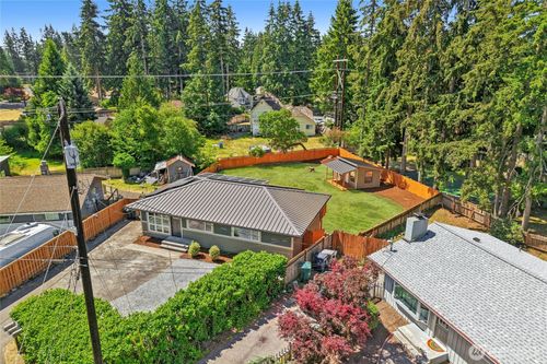 2002 211th Pl Sw, Lynnwood, WA, 98036-7927 | Card Image