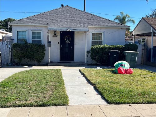 1304 N Griffith Park Dr, Burbank, CA, 91506-1146 | Card Image