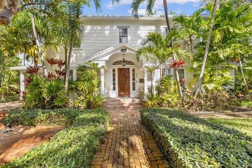 321 Croton Way, West Palm Beach, FL, 33401-7309 | Card Image