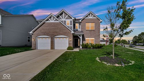 9717 Chuckwalla Pl, Fishers, IN, 46040-8313 | Card Image