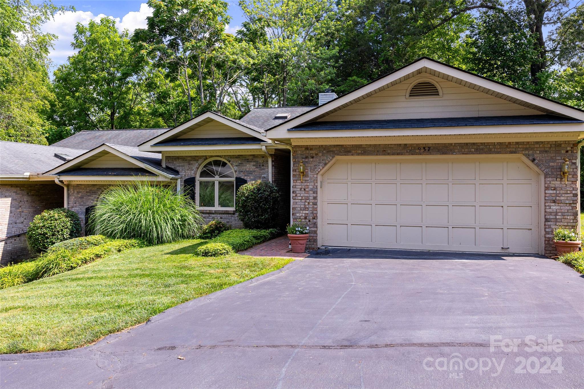 Kanuga Rd, Hendersonville, NC 28739