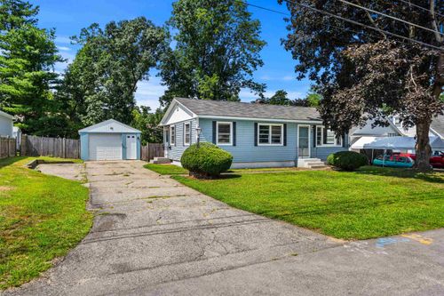 28 Caron Ave, Nashua, NH, 03064-1212 | Card Image