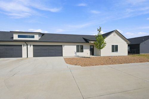 478 E Harper St, Valley Center, KS, 67147-8948 | Card Image