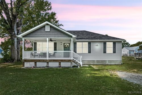 129 Brooks Dr, Colonial Beach, VA, 22443-5049 | Card Image