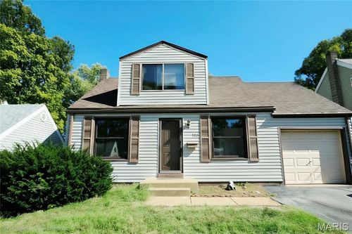 3224 Rex Ave, Breckenridge Hills, MO, 63114-2927 | Card Image