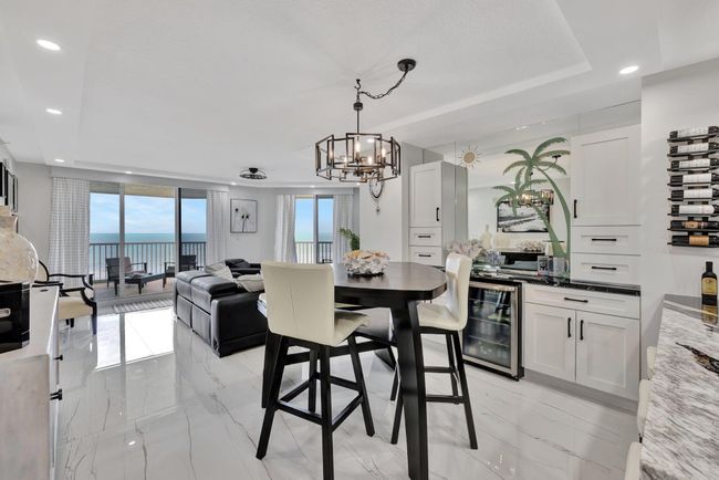 APT-9-3 - 5051 N Highway A1a, Condo with 3 bedrooms, 2 bathrooms and null parking in Hutchinson Island FL | Image 12