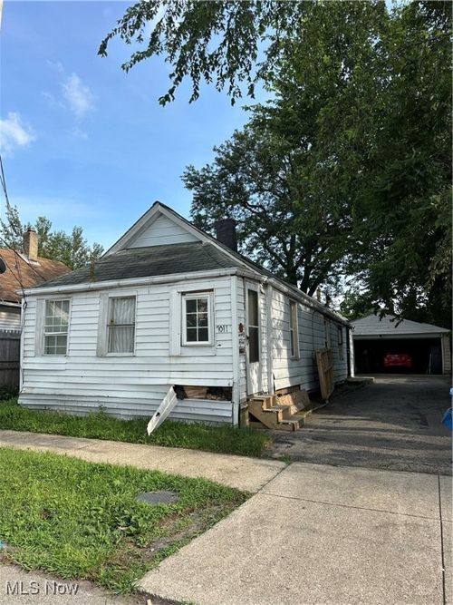 7011 Guthrie Ave, Cleveland, OH, 44102-4011 | Card Image