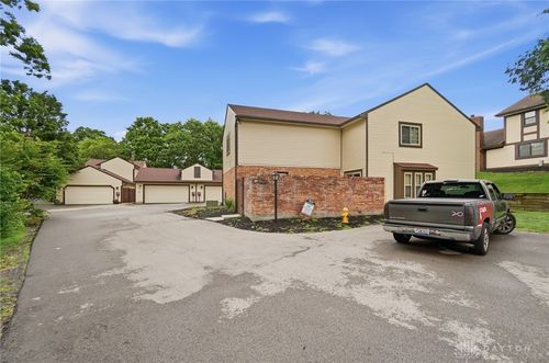 30-1360 Black Forest Dr, West Carrollton, OH, 45449-2394 | Card Image