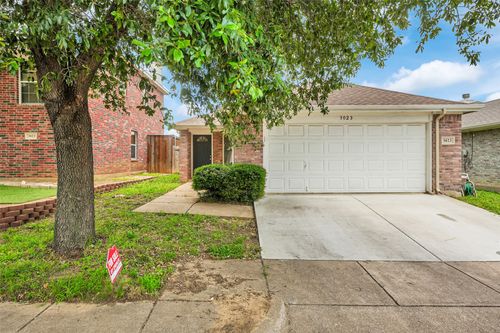3023 San Martin Dr, Arlington, TX, 76010-3757 | Card Image