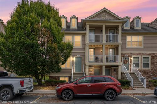 188 Park Green Dr, Lake Orion, MI, 48362-3374 | Card Image