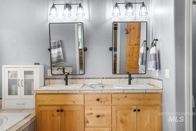 12195 S Hawk Haven Ave, House other with 4 bedrooms, 3 bathrooms and 2 parking in Kuna ID | Image 43