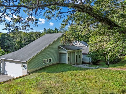 426 Conant Rd, Weston, MA, 02493-1838 | Card Image