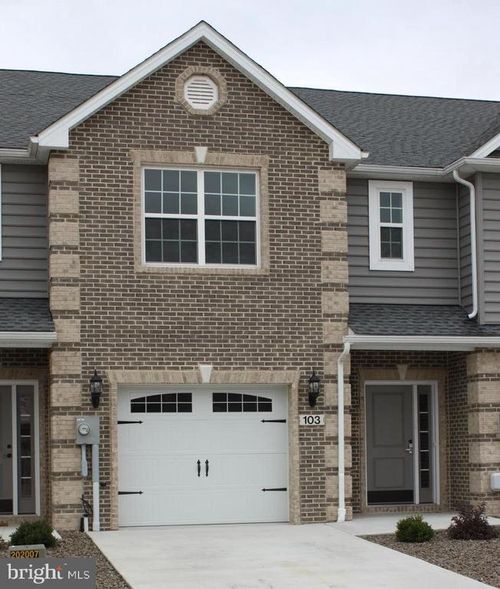 103 Delano Dr, CHAMBERSBURG, PA, 17201-8618 | Card Image