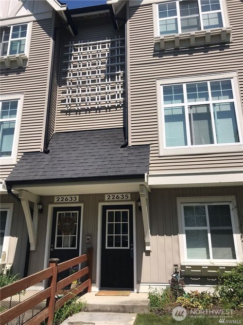 22635 Ne Alder Crest Ln, Redmond, WA, 98053-5820 | Card Image