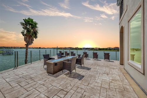 4141 Boardwalk Blvd, Seabrook, TX, 77586-1755 | Card Image