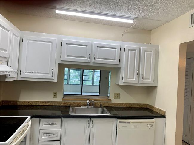 APT-311M - 2840 Somerset Dr, Condo with 1 bedrooms, 2 bathrooms and null parking in Lauderdale Lakes FL | Image 10