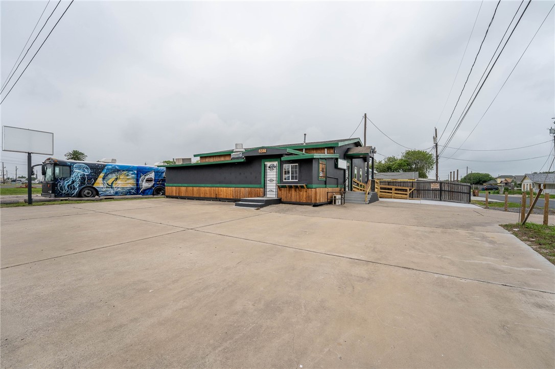602 Nas Dr, Corpus Christi, TX 78418