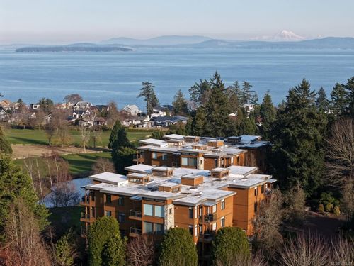 108-5329 Cordova Bay Rd, Saanich, BC, V8Y2L3 | Card Image
