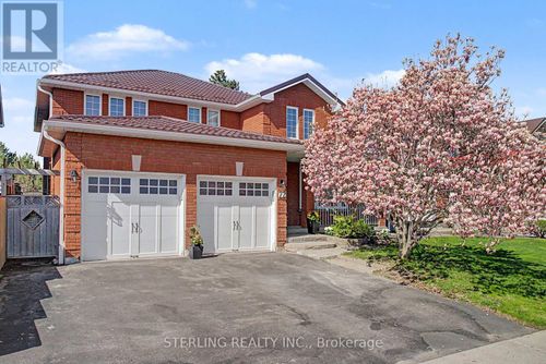 72 Sunforest Drive, Brampton (Heart Lake West), ON, L6Z3Z5 | Card Image