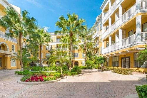 379-860 N Orange Ave, Orlando, FL, 32801-1061 | Card Image